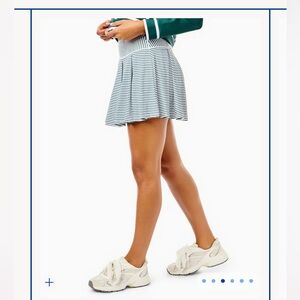 Addison Bay Smooth Sport 14in Pleated Racquet Skort in White/Ivy (NWT)